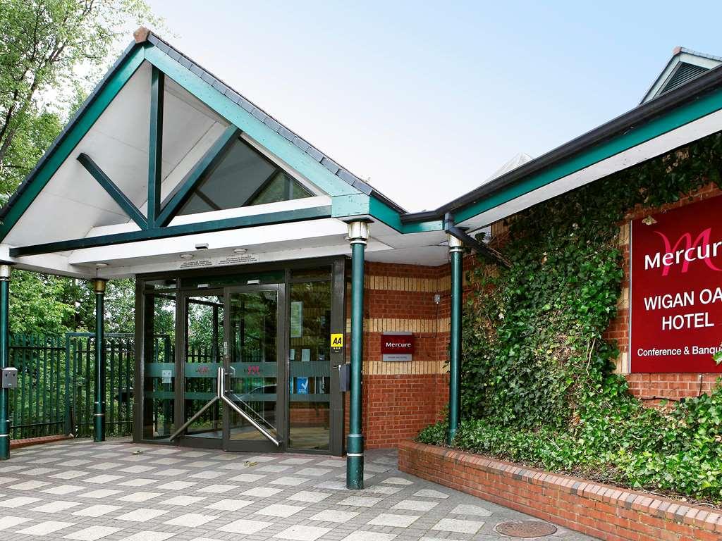 Mercure Wigan Oak Hotel Buitenkant foto