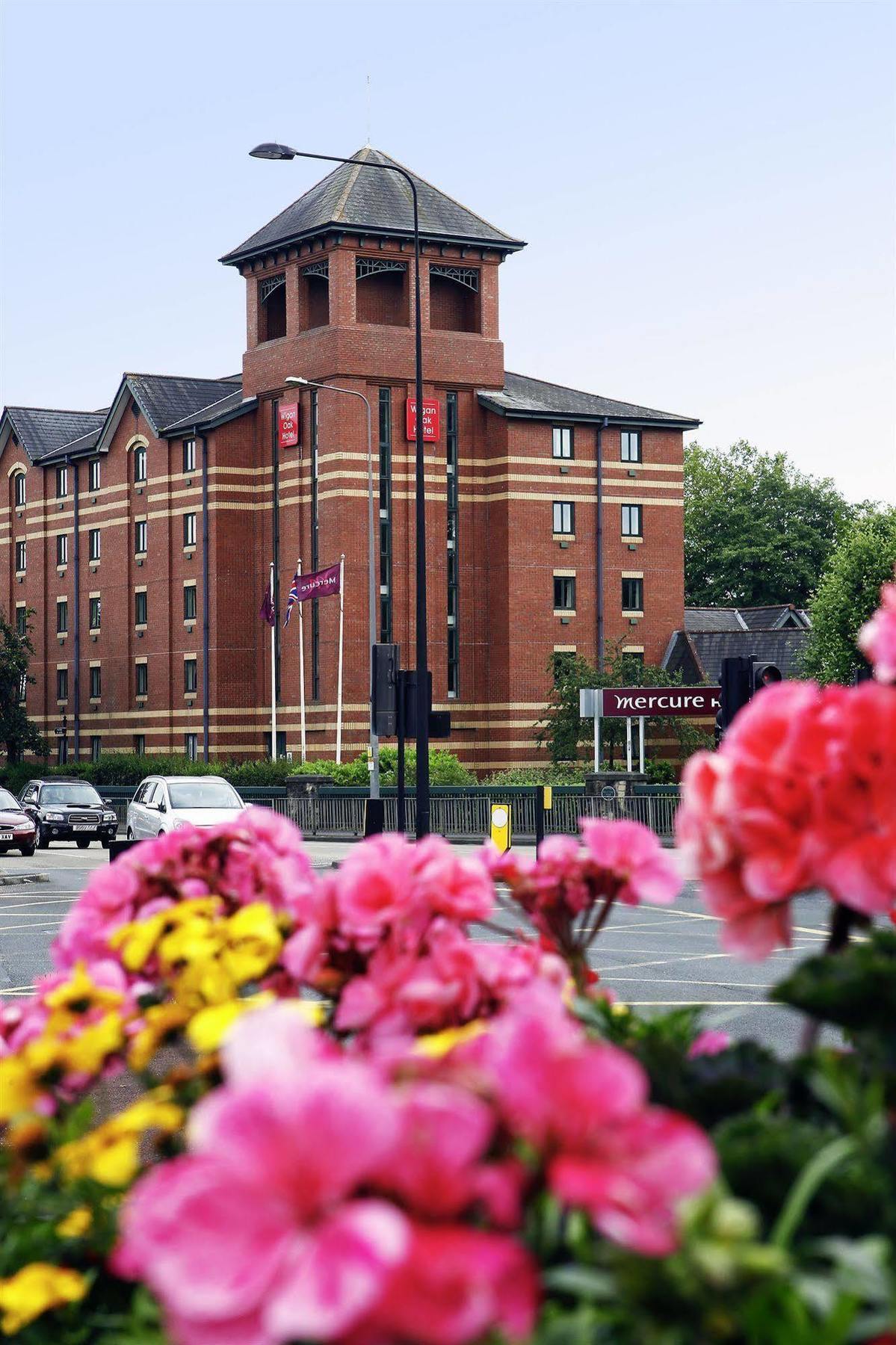 Mercure Wigan Oak Hotel Buitenkant foto