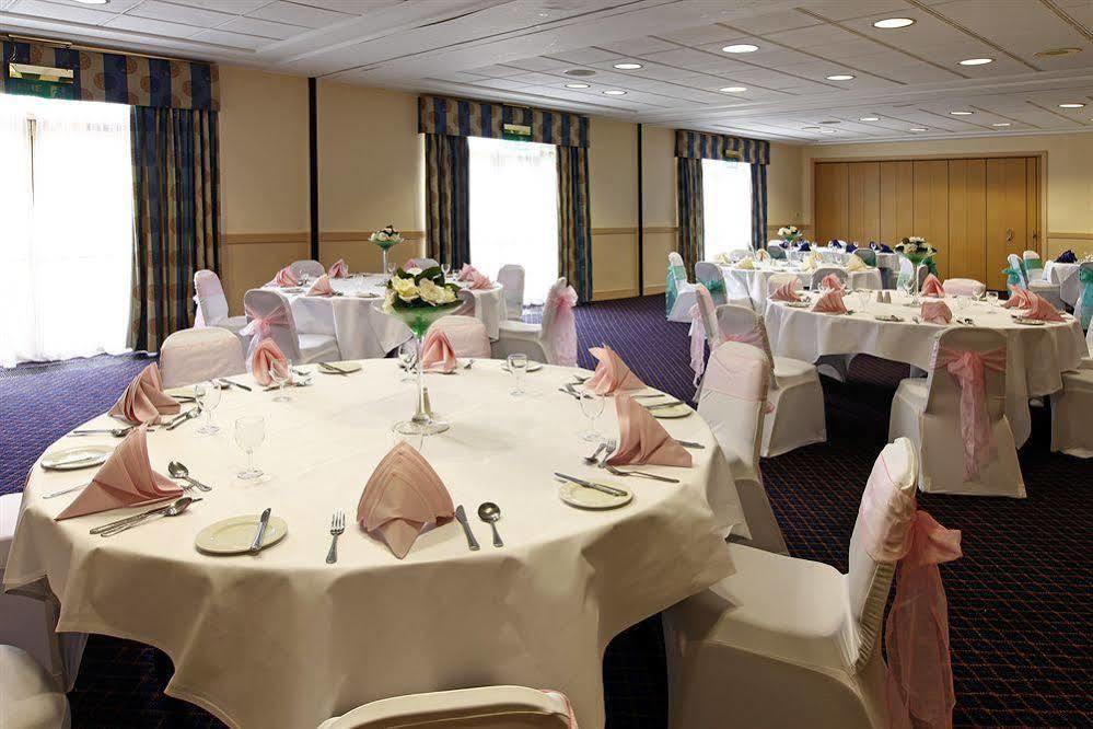 Mercure Wigan Oak Hotel Buitenkant foto