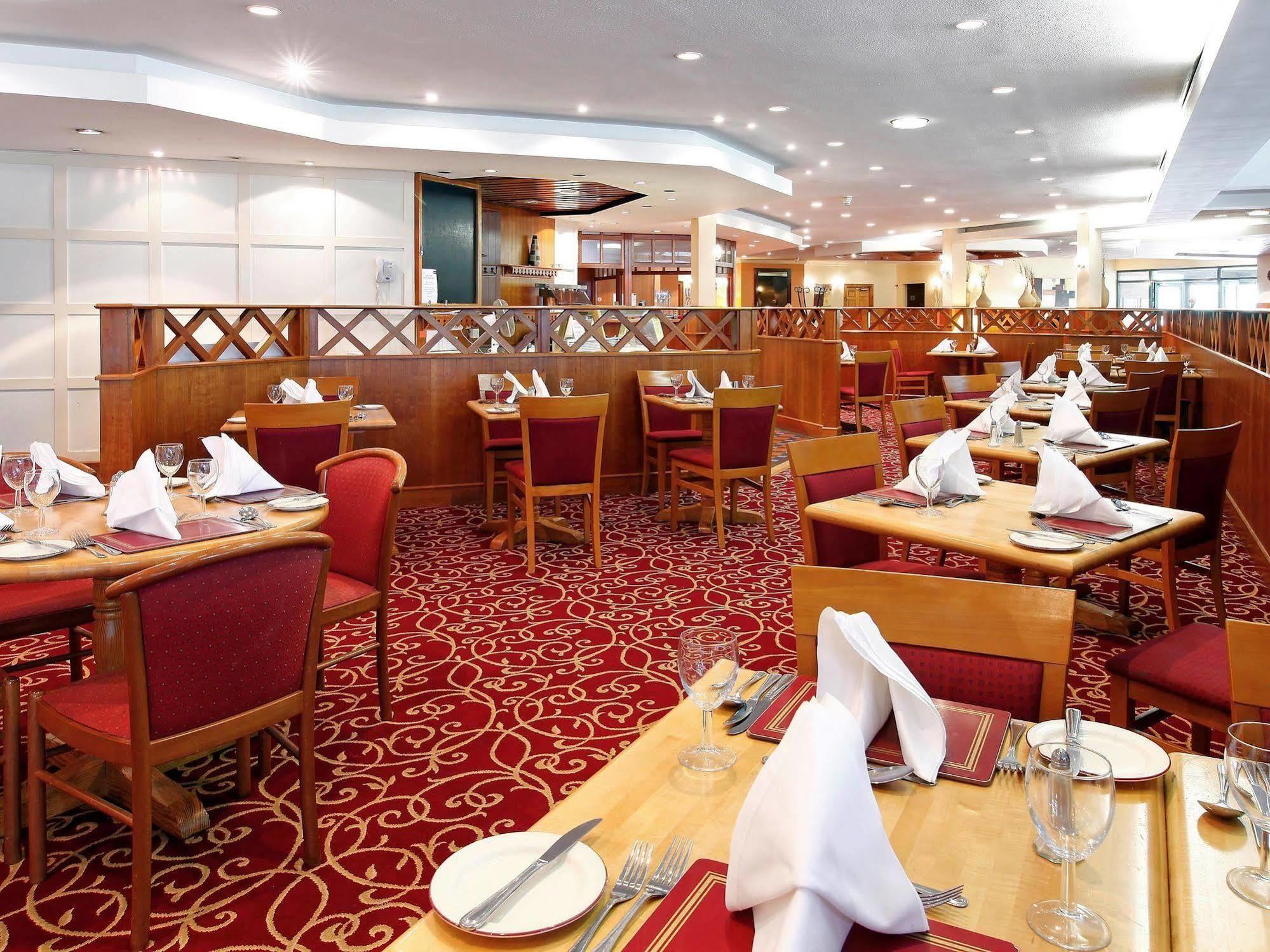 Mercure Wigan Oak Hotel Buitenkant foto