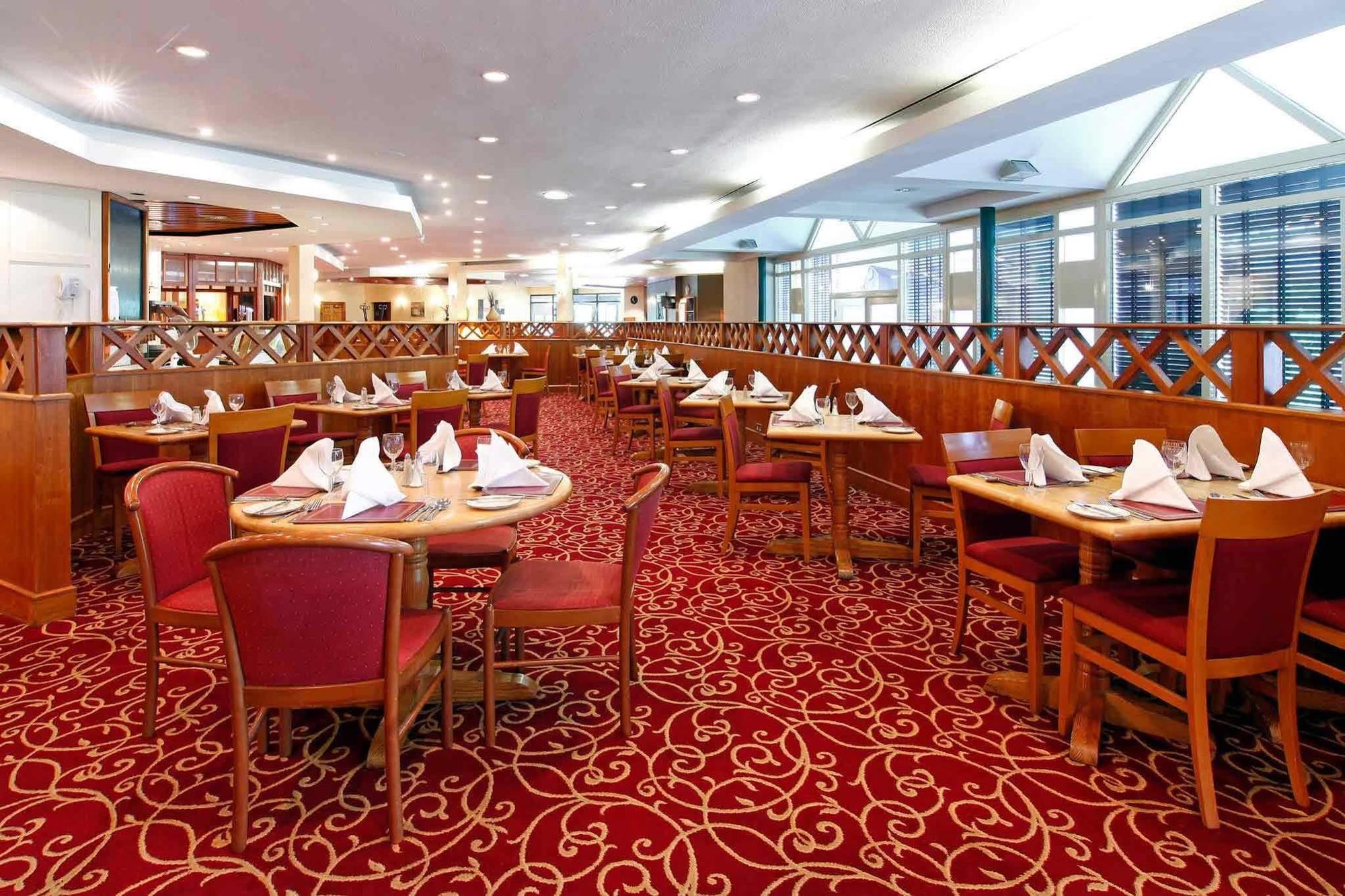 Mercure Wigan Oak Hotel Buitenkant foto