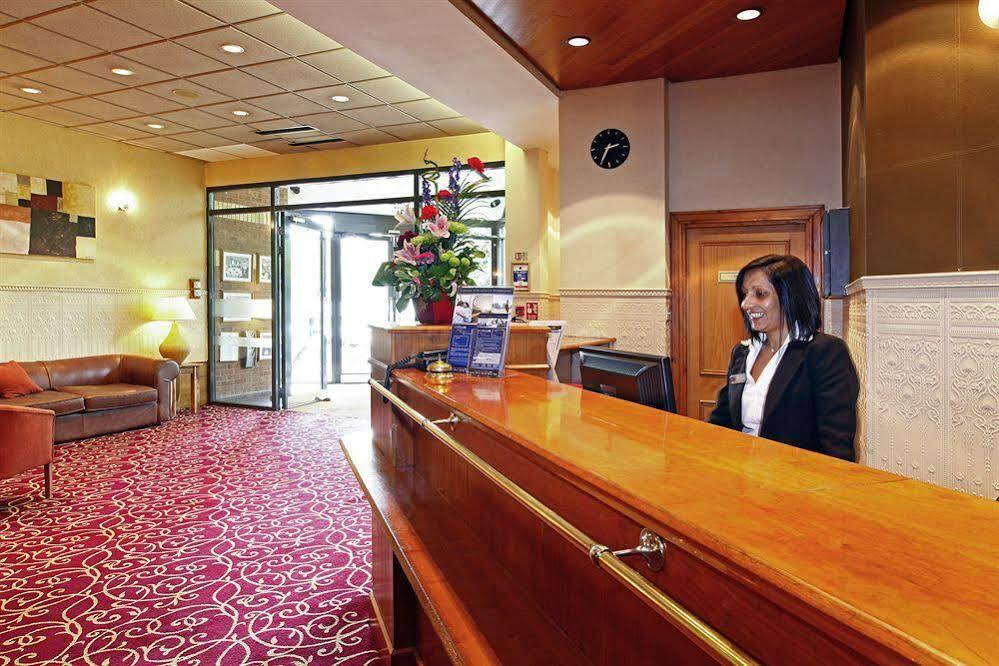 Mercure Wigan Oak Hotel Buitenkant foto